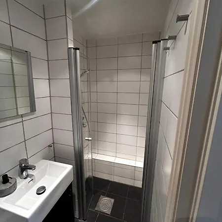 Cozy In Quiet Neighborhood *