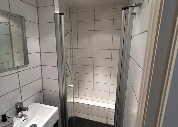 Cozy In Quiet Neighborhood *